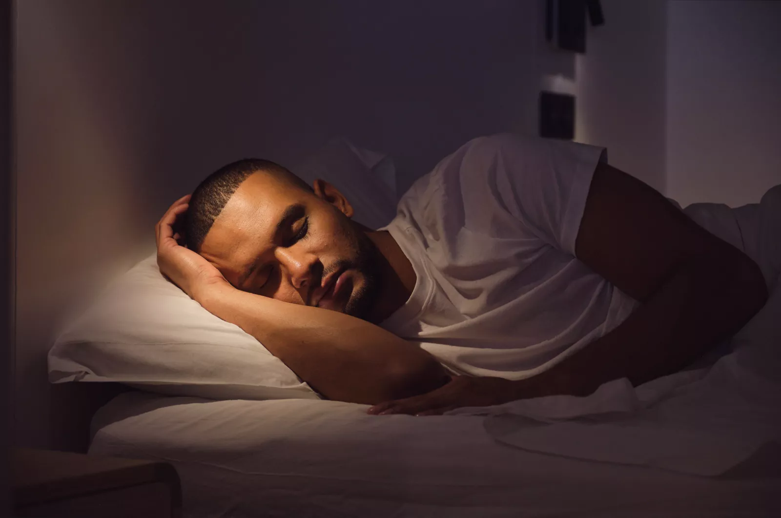 Conceptual image of a brain during REM sleep, affected by medication withdrawal.