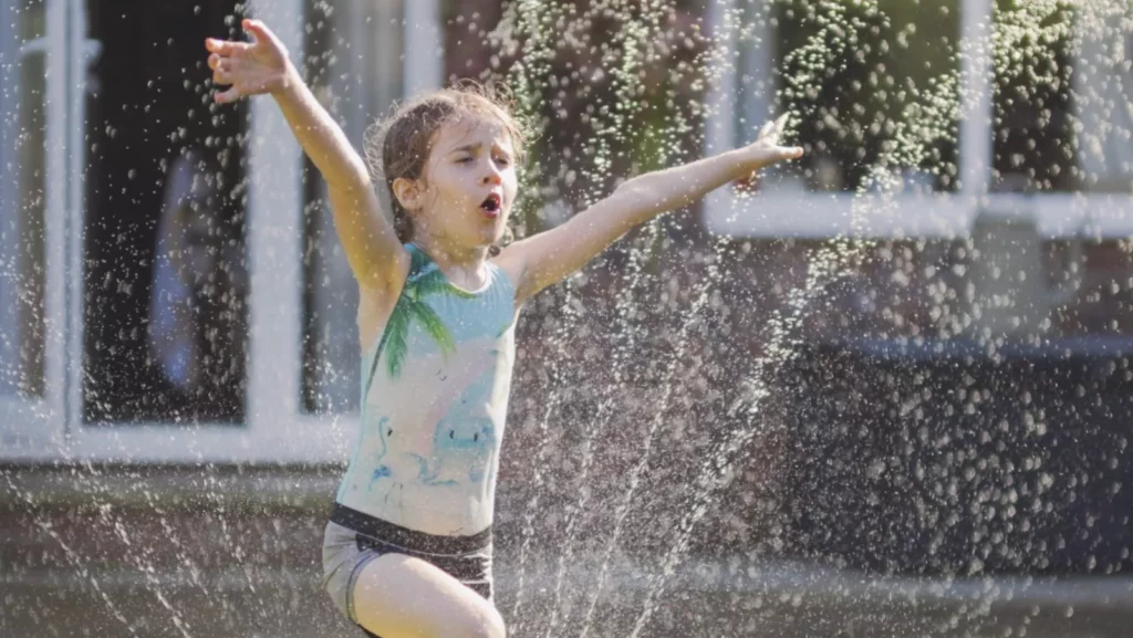 A thermometer showing 33°C on a sunny bank holiday weekend in southern England